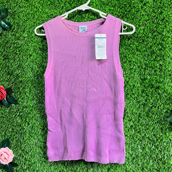 Tops - Ribbed very cute tank top